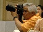 会場からカメラを向ける、古川 享氏。名刺交換をしたら「コラム読んでますよ」と言われ、むちゃくちゃ感激