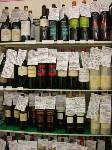 セブンイレブン北見中央町店。ワインの品揃え＆1本1本につけられたコメントが見事。880円の赤ワインを購入