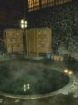 今回の花巻訪問の宿は「藤三旅館」。お願いして撮影させてもらった、立ち湯「白猿の湯」